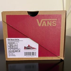 Kiss/Lip Black and Red Vans